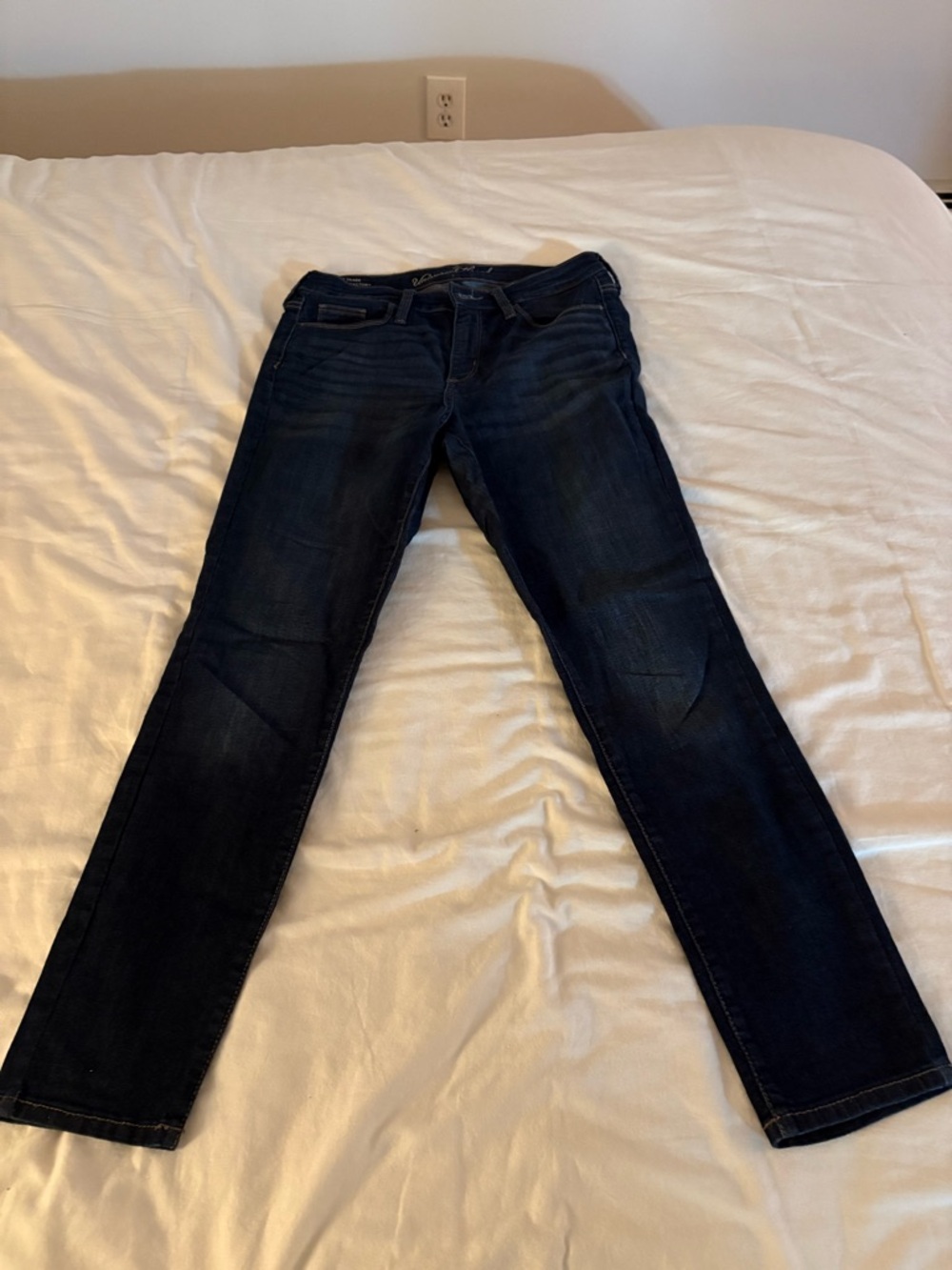 Dark wash skinny jeans